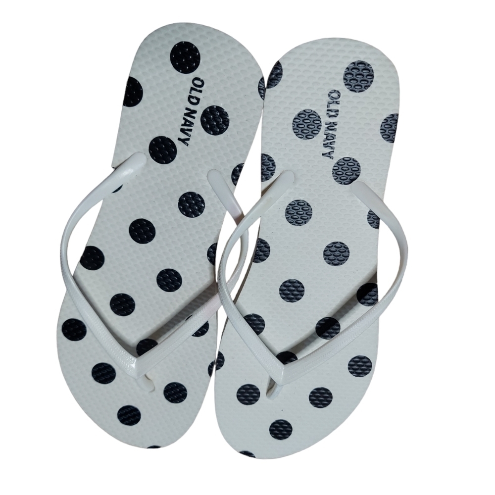 8 Old‎ Navy white and black sandal